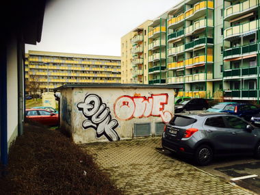 Graffiti Bombing in Berlin - Photo by User28 - QUK, owe (2015)