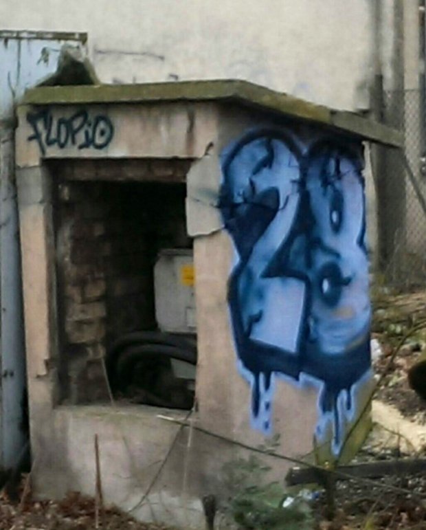 Graffiti Wall in Berlin - Photo by User28 - 28, pioh, Floe (2015)