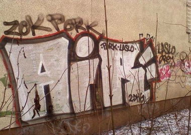 Graffiti Bombing in Berlin - Photo by User28 - Air, dhg, zok (2010)