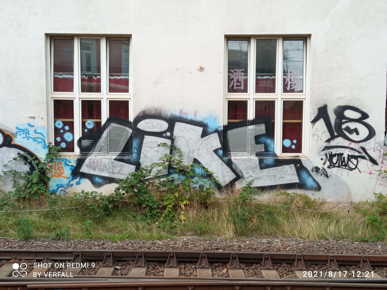Graffiti Bombing in Schwerin - Photo by VERFALL - like