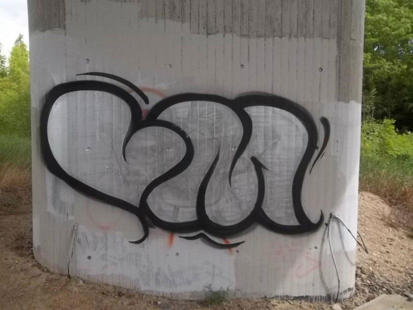 Graffiti Bombing - Photo by VMcrew - VM