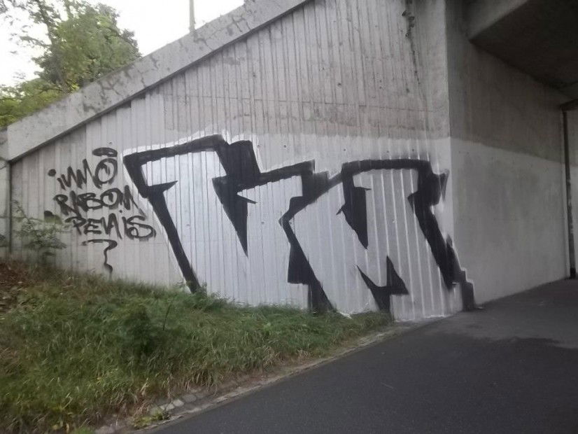 Graffiti Bombing - Photo by VMcrew - VM