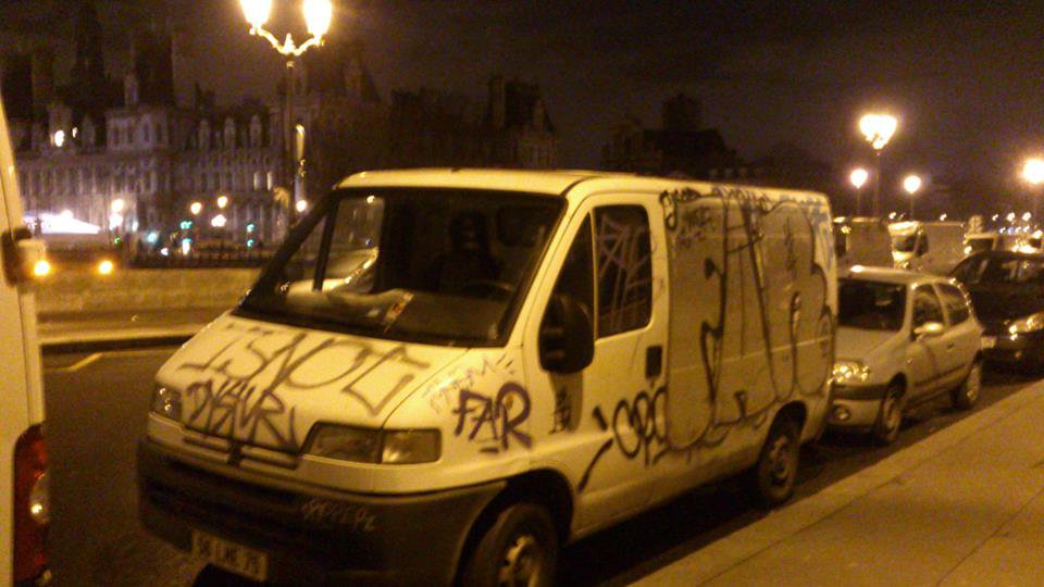 Graffiti Bombing - Photo by VOLKERPUTT - far