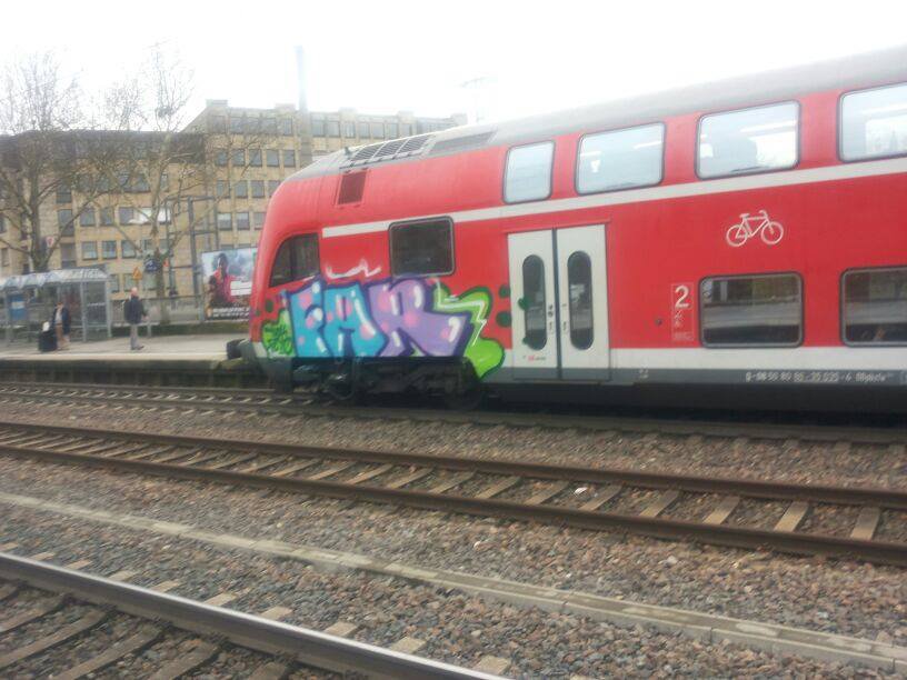 Graffiti Train - Photo by VOLKERPUTT - far