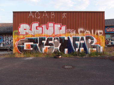 Graffiti Wall - Photo by VOLKERPUTT - gfs, ih, far