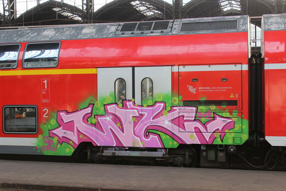 Graffiti Train - Photo by Vandal - WK, Hamburg, Hauptbahnhof (2013)