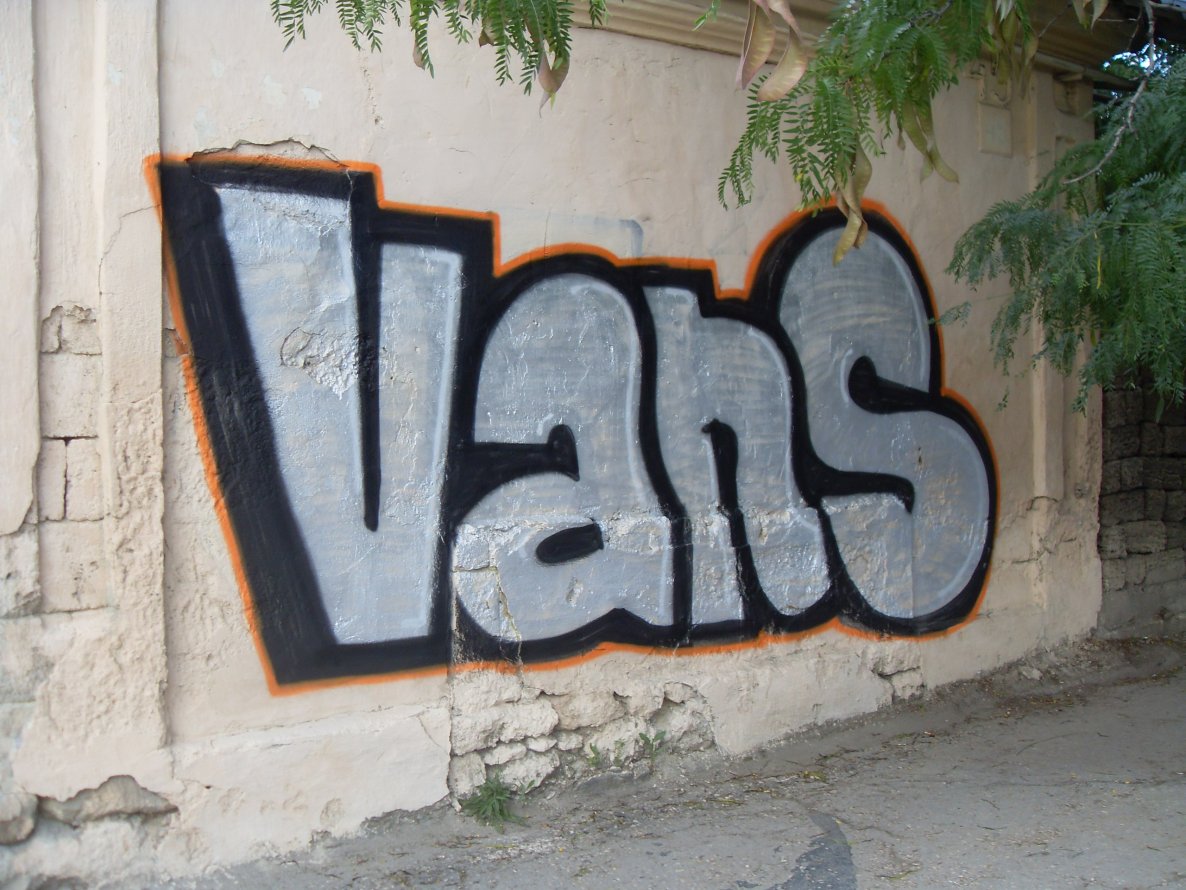 Graffiti Bombing - Photo by Vans - Vans (2013)