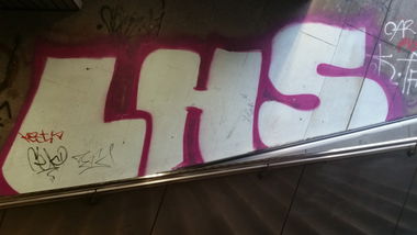 Graffiti Bombing - Photo by Varea - lhskölleu-bahnrulz