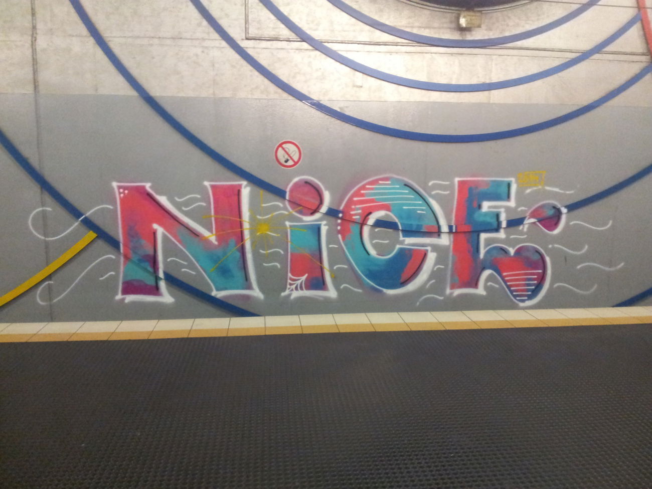 Graffiti Bombing in Köln - Photo by Varea - Nice, äussere, buffed (2015)