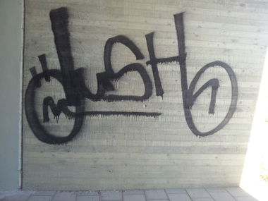 Graffiti Wall - Photo by Varea - Lush, xtra, wide (2015)