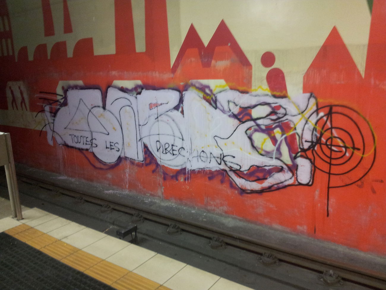 Graffiti Wall in Köln - Photo by Varea - LazorLeyendeckerbuffed (2015)