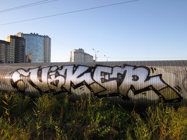 Graffiti Bombing in Saint Petersburg - Photo by Veekeveryweek - Viker