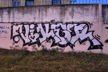 Graffiti Bombing in Saint Petersburg - Photo by Veekeveryweek - Viker (2013)