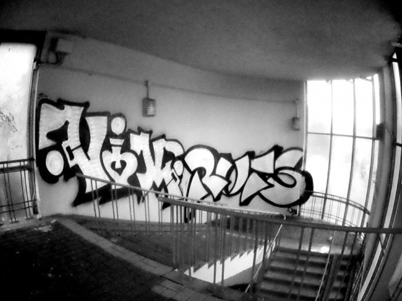 Graffiti Bombing in Moscow - Photo by Veekeveryweek - Viker, Ruts (2013)