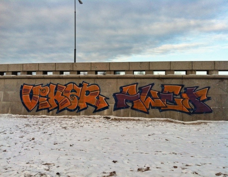 Graffiti Bombing in Saint Petersburg - Photo by Veekeveryweek - Viker, Awex (2014)