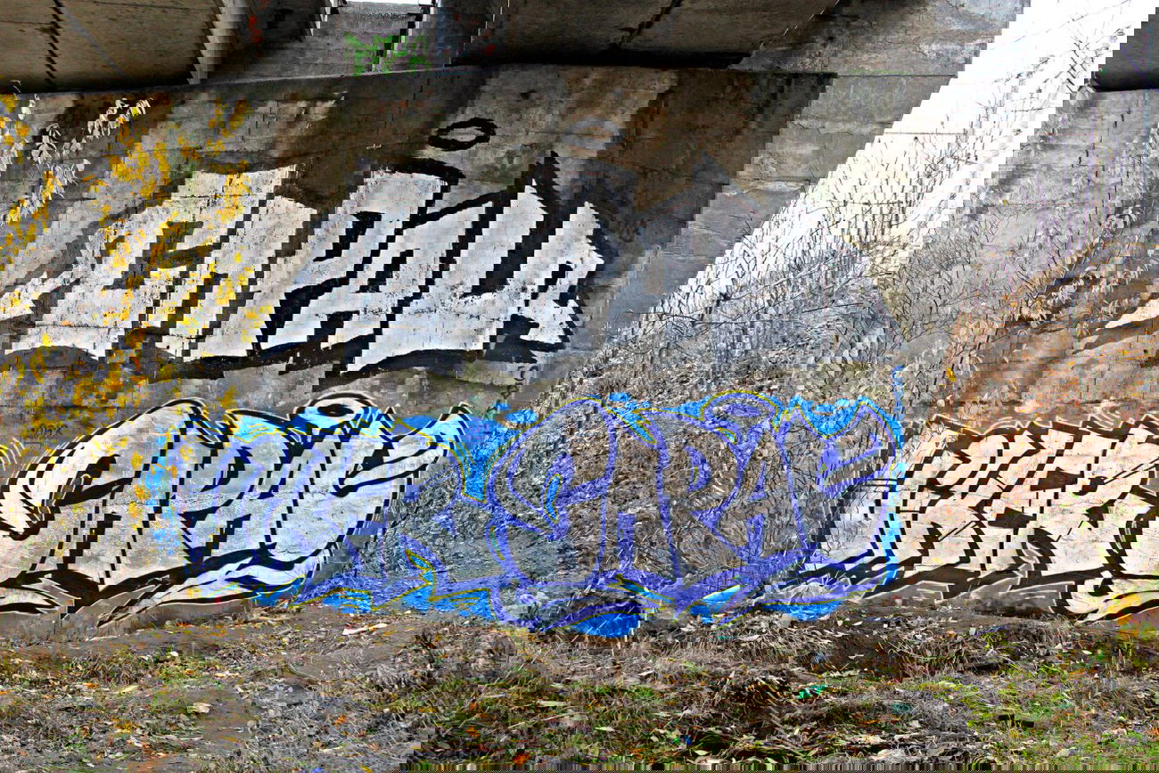 Graffiti Wall in Saint Petersburg - Photo by Veekeveryweek - Viker, Sprau (2013)