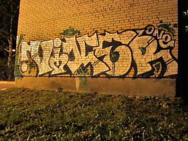Graffiti Bombing in Saint Petersburg - Photo by Veekeveryweek - Viker (2013)