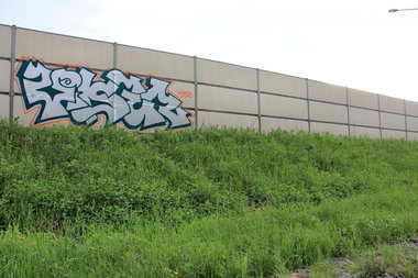 Graffiti Bombing - Photo by Veekeveryweek - Viker (2014)
