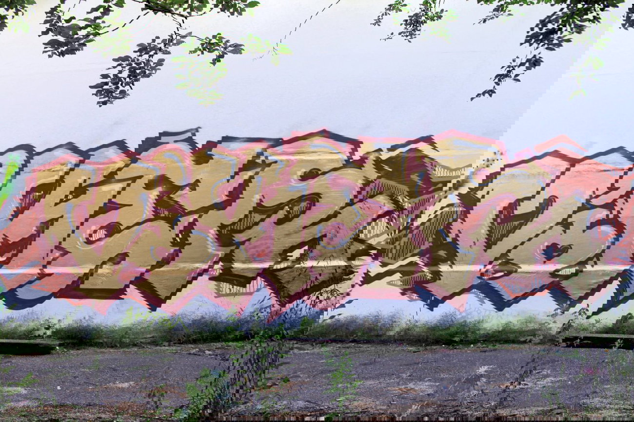 Graffiti Wall in Saint Petersburg - Photo by Veekeveryweek - Viker (2014)