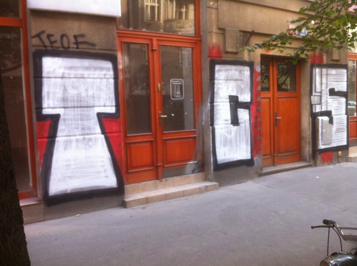 Graffiti Wall - Photo by Verdants - Tcs, Helen (2013)