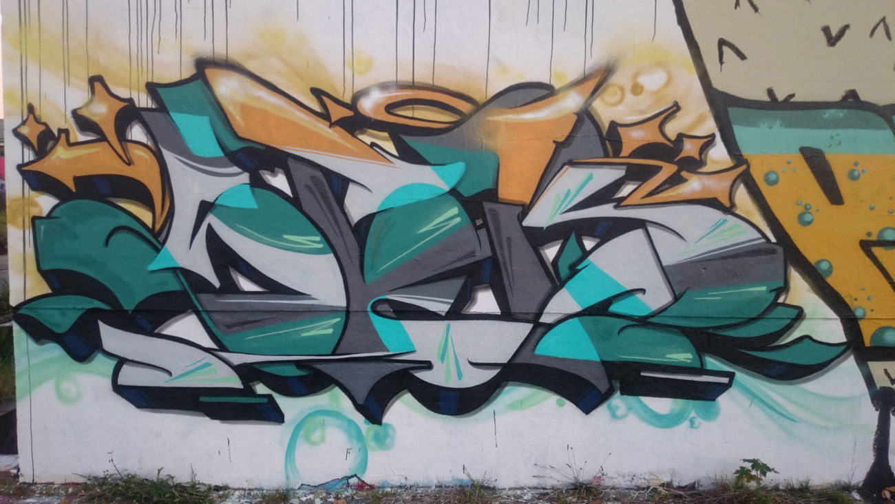 Graffiti Wall - Photo by Verstecker - stek, dresden