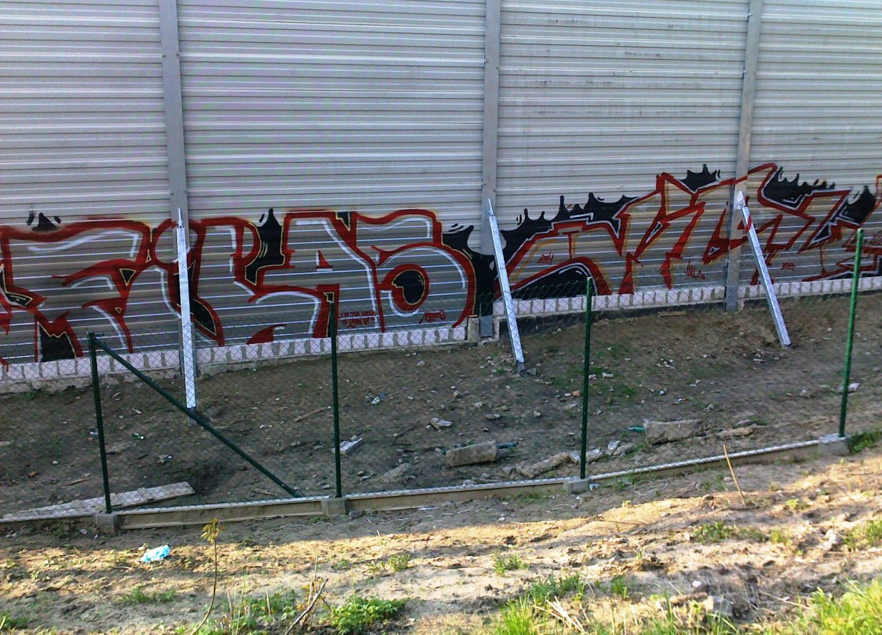 Graffiti Bombing - Photo by VielOne - viel, filas, trackside (2014)