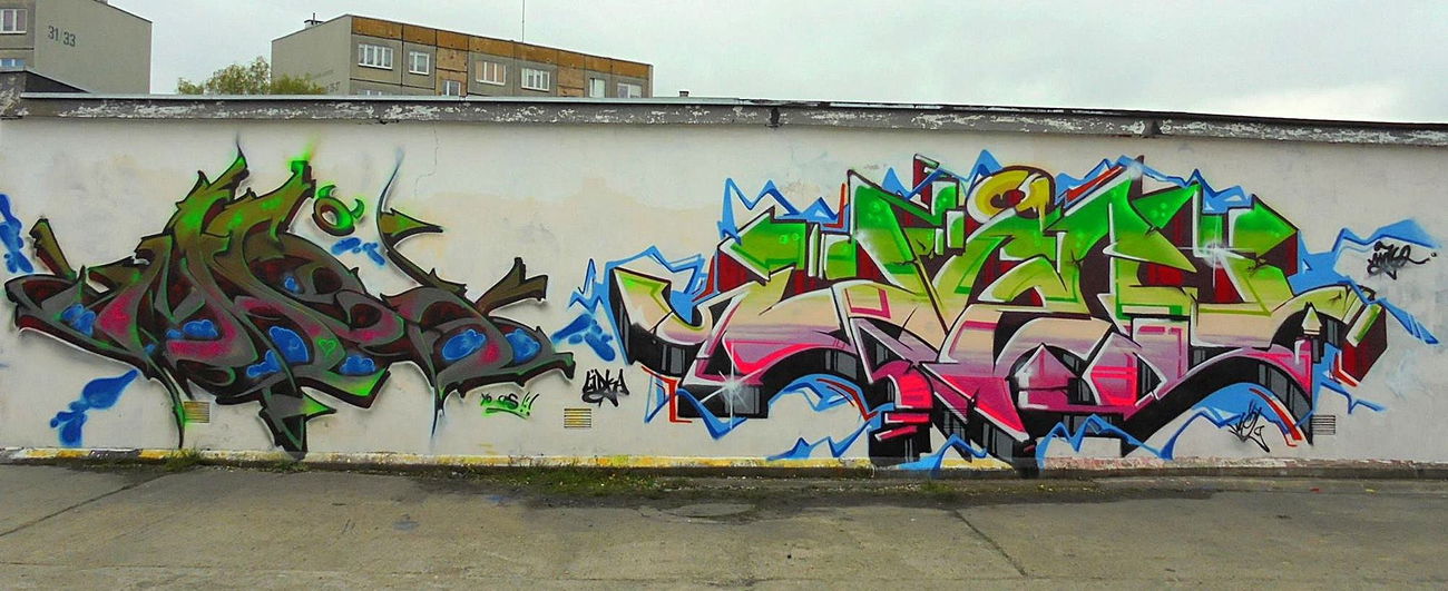 Graffiti Wall - Photo by VielOne - destro, viel, rox