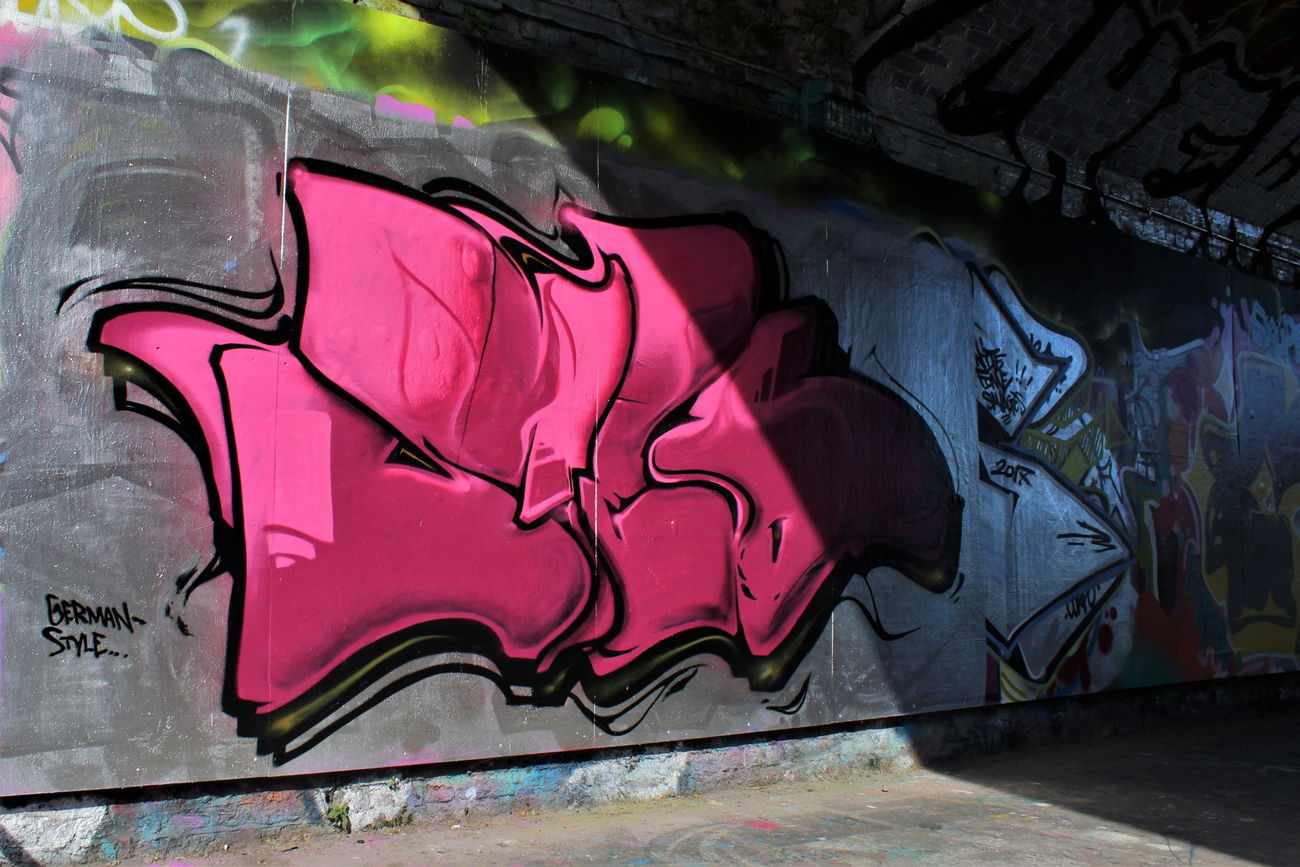 Graffiti Wall in London - Photo by Vilsaa - steo, schattennervt (2017)