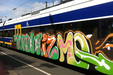 Graffiti Photo by Vilsaa - vandalizm, nwb, zug