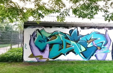 Graffiti Wall - Photo by Vilsaa - steo, hands, hall