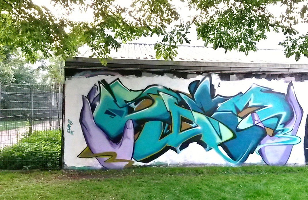 Graffiti Wall - Photo by Vilsaa - steo, hands, hall