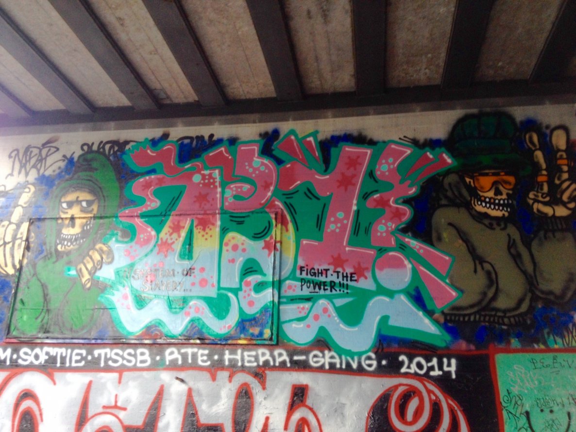 Graffiti Wall in Bern - Photo by Vinc13 - 031