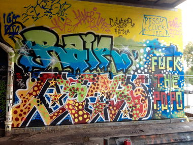 Graffiti Wall in Bern - Photo by Vinc13 - Dear, Raik
