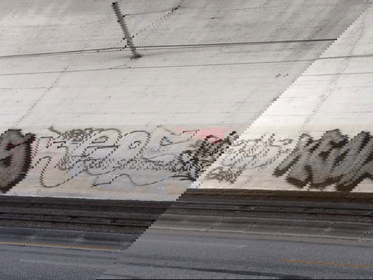 Graffiti Bombing - Photo by Vinc13 - Kens, Ced, Keos