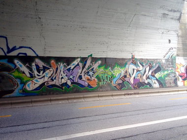 Graffiti Wall in Basel - Photo by Vinc13 - Smash137, Atom