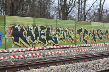 Graffiti Bombing in Leipzig - Photo by VincentVega - Katel, Bufu, Bros (2013)