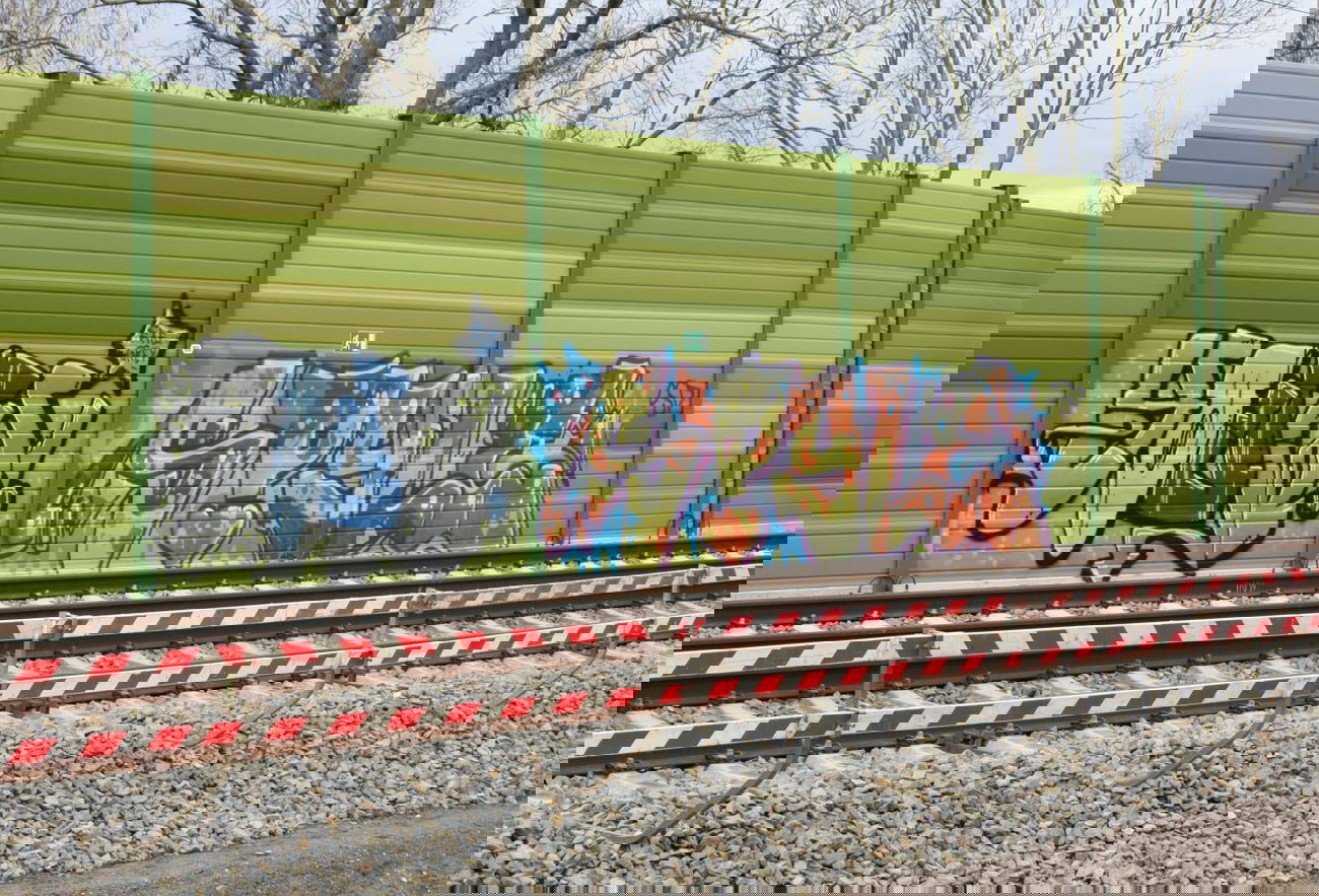 Graffiti Bombing in Leipzig - Photo by VincentVega - Youw, grey, spyle (2013)