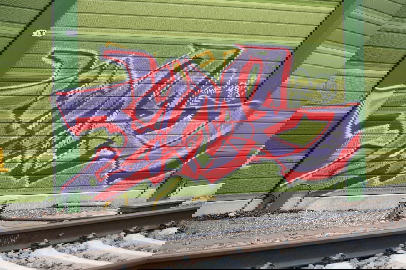 Graffiti Bombing in Leipzig - Photo by VincentVega - Time, Los