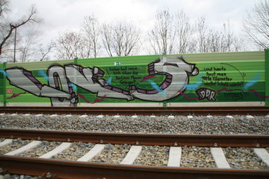 Graffiti Bombing in Leipzig - Photo by VincentVega - Loys, DDR, db (2013)