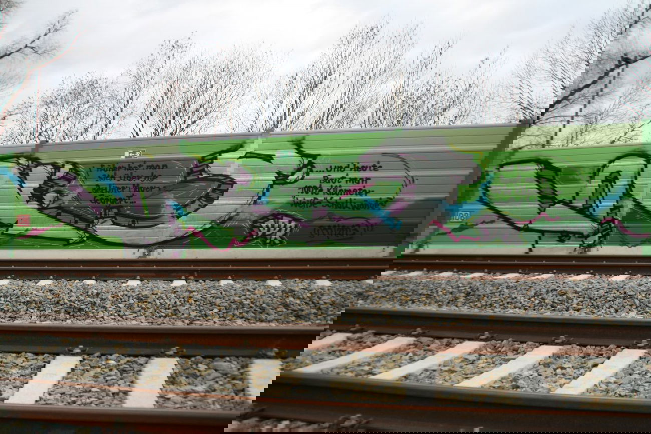 Graffiti Bombing in Leipzig - Photo by VincentVega - Loys, DDR, db (2013)