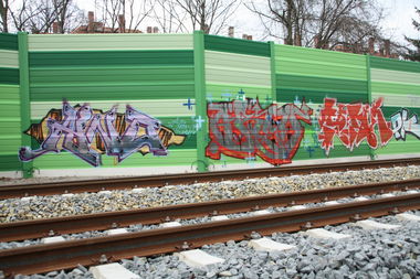 Graffiti Bombing in Leipzig - Photo by VincentVega - Aino, eino, Grey (2013)