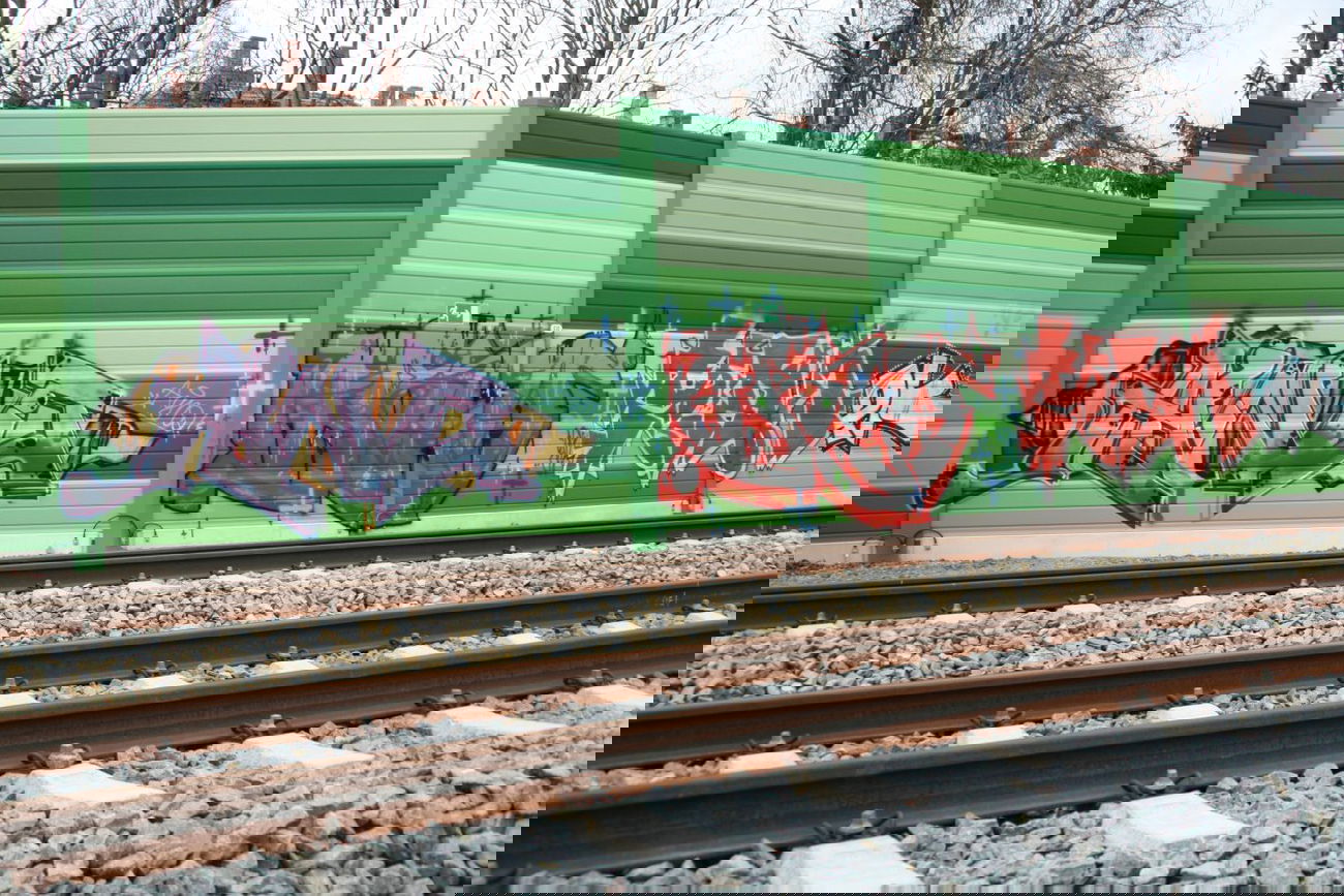 Graffiti Bombing in Leipzig - Photo by VincentVega - Aino, eino, Grey (2013)