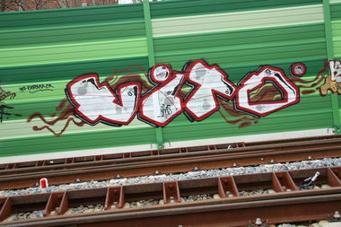 Graffiti Bombing in Leipzig - Photo by VincentVega - Vito, bros