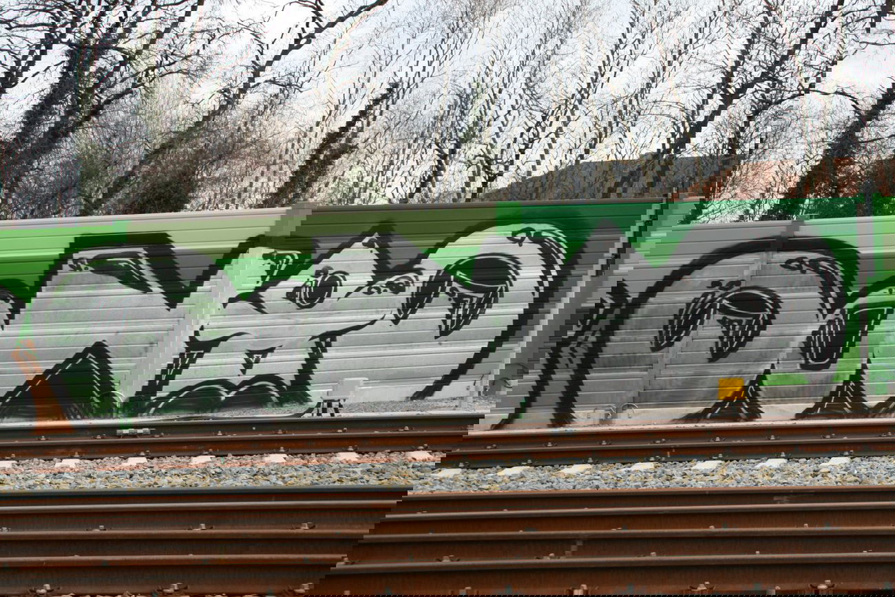 Graffiti Bombing in Leipzig - Photo by VincentVega - Donad (2013)