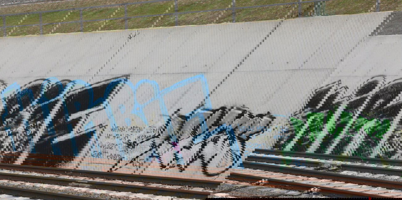 Graffiti Bombing in Leipzig - Photo by VincentVega - Kirbie, tca, rcs (2012)