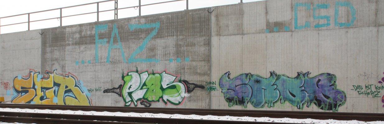 Graffiti Wall in Leipzig - Photo by VincentVega - ser, plas, snob (2012)