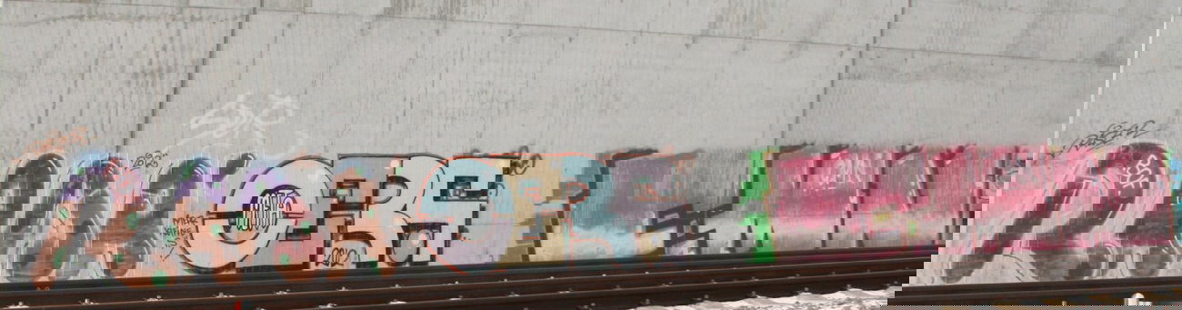 Graffiti Bombing in Leipzig - Photo by VincentVega - Rasa, bof, raser (2012)