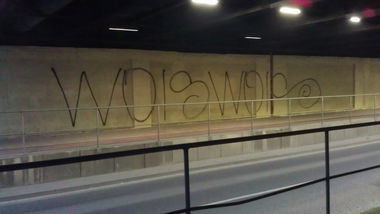 Graffiti Artwork - Photo by VolkerRacho - RIPWOIS, WERBUFFTISTEINHURENSOHN