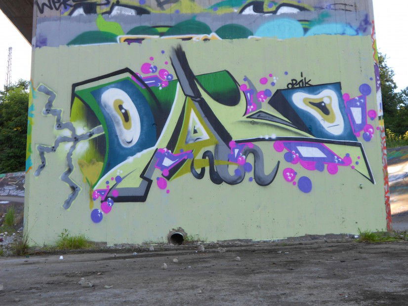 Graffiti Wall in Hamburg - Photo by VollePulle - optik, trip, eac (2013)