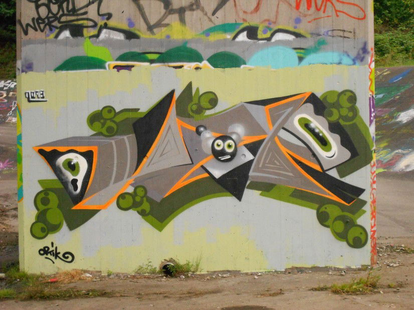 Graffiti Wall in Hamburg - Photo by VollePulle - optik, trip, eac (2013)